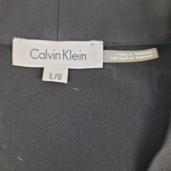 Calvin Klein Sleeveless Top Flattering Lines and Weight of Fabric - Picture 3 of 7